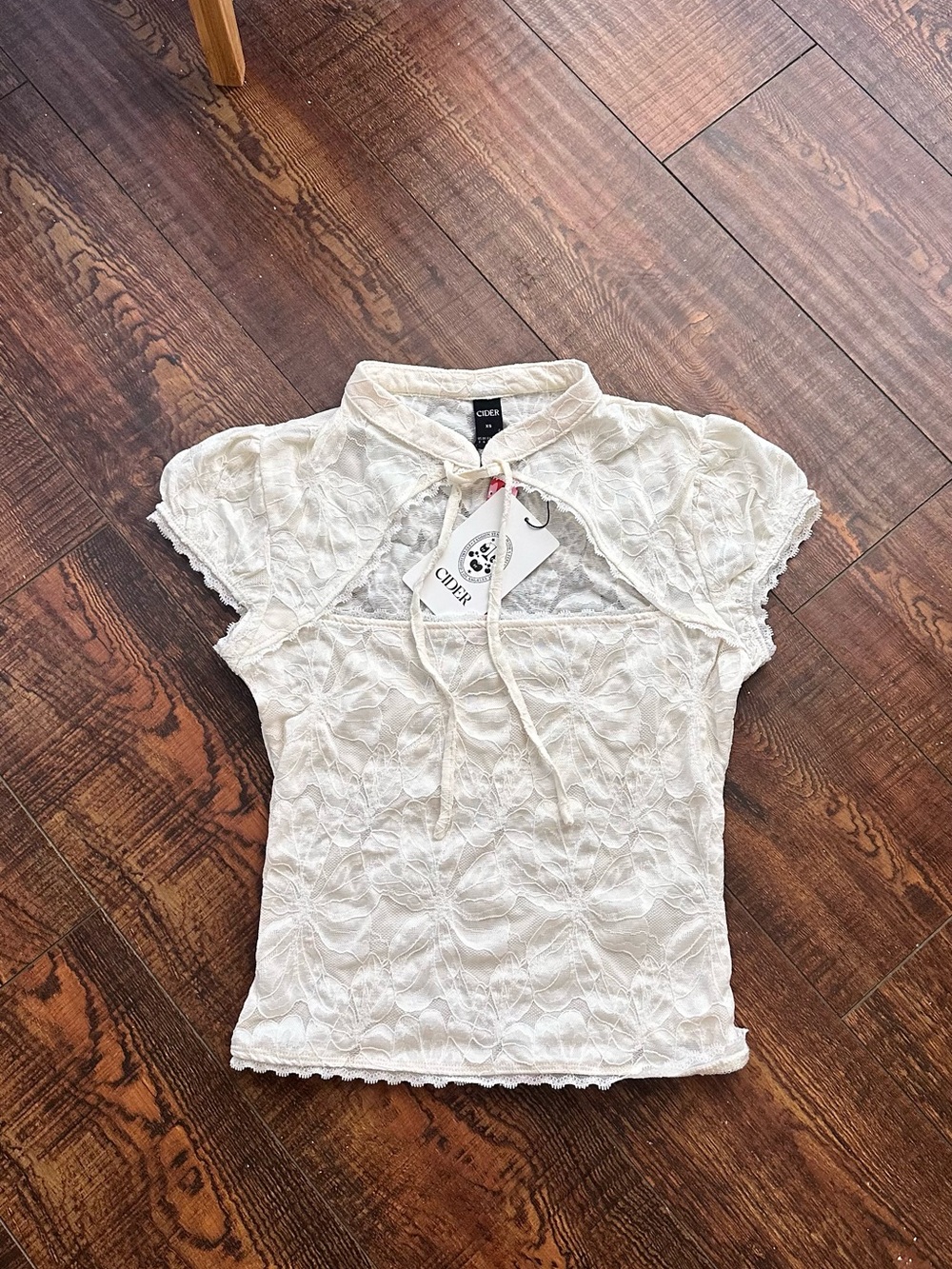 Cider lace tops